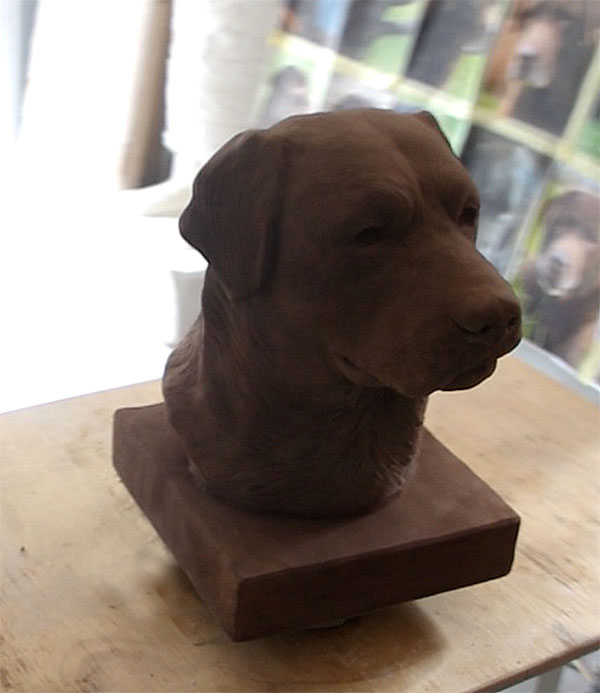 Hunde Statue